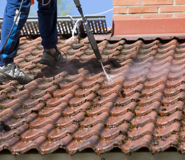 démoussage de toiture en Aveyron
